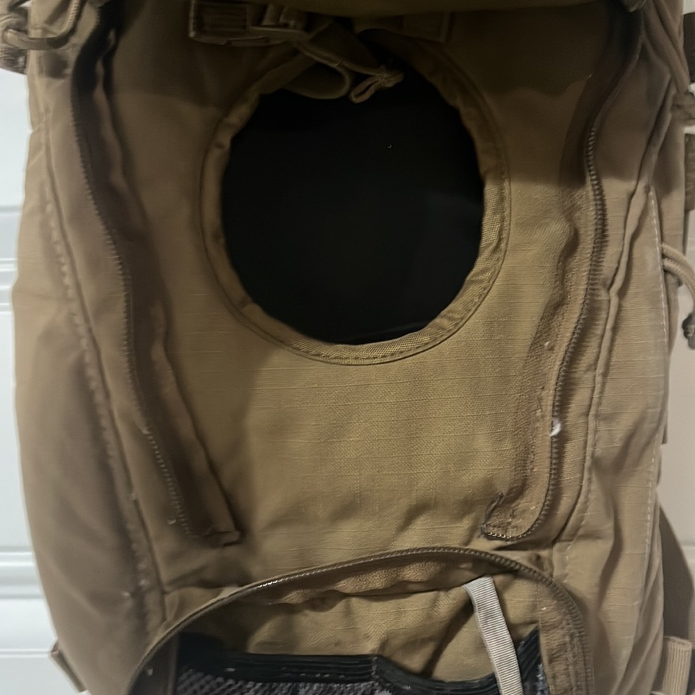 USMC Issued Camelbak Ambush™ 100oz Mil Spec Crux - Picture 4 of 7